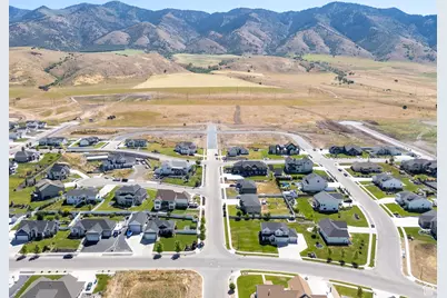 1124 E 160 N #62, Hyde Park, UT 84318 - Photo 8