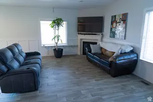 1060 Searle Ln E, Eagle Mountain, UT 84005 - Photo 10