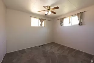 478 N 200 W, Clearfield, UT 84015 - Photo 12