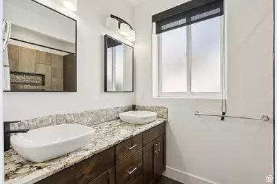 588 W 1175 N, Farmington, UT 84025 - Photo 32