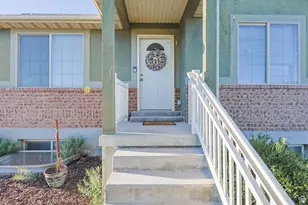 2692 W Rim Rock Dr, Stockton, UT 84071 - Photo 2