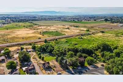 1632 S Main St, Springville, UT 84663 - Photo 32