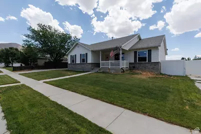 2142 E Fall St, Eagle Mountain, UT 84005 - Photo 2