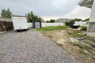 2142 E Fall St, Eagle Mountain, UT 84005 - Photo 32