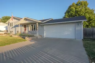 327 E 1000 N, Harrisville, UT 84404 - Photo 4