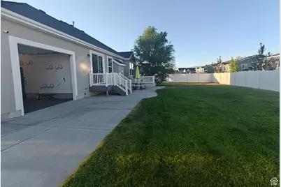 2444 N Stanley Crane Dr, Clinton, UT 84015 - Photo 14