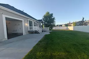 2444 N Stanley Crane Dr, Clinton, UT 84015 - Photo 14