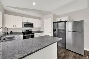 5343 W Ridge Brook Way, Salt Lake City, UT 84118 - Photo 10