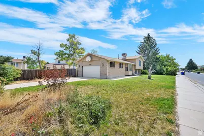 4891 W Calyx Cir, West Jordan, UT 84081 - Photo 4