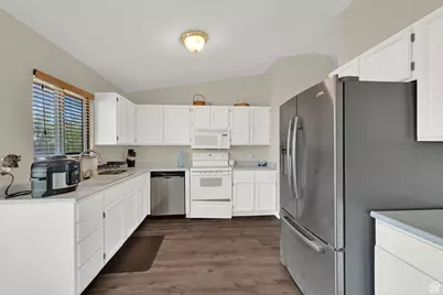 4891 W Calyx Cir, West Jordan, UT 84081 - Photo 8