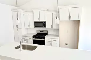 7352 S Dewmar Ct W, Midvale, UT 84047 - Photo 2