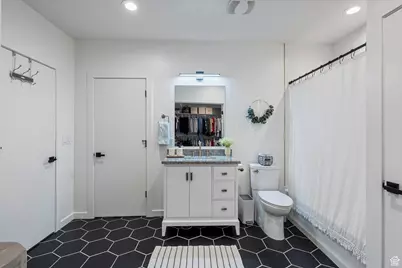 2321 E John Holladay Ct S, Holladay, UT 84117 - Photo 24