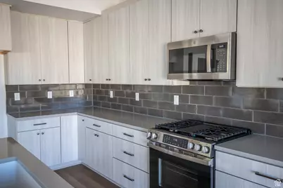 1075 W Audrey Ln S #6, Woods Cross, UT 84087 - Photo 6