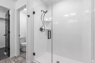 1075 W Audrey Ln S, Woods Cross, UT 84087 - Photo 16