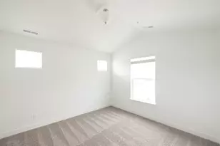 837 N Pugh Ln, Saratoga Springs, UT 84045 - Photo 4