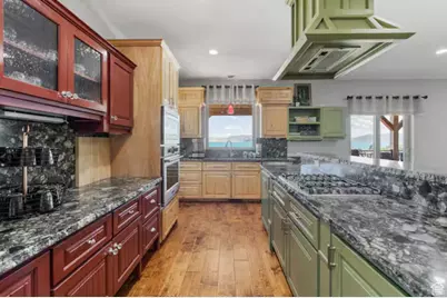 705 N Lochwood Vw, Garden City, UT 84028 - Photo 16