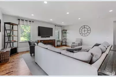 705 N Lochwood Vw, Garden City, UT 84028 - Photo 8