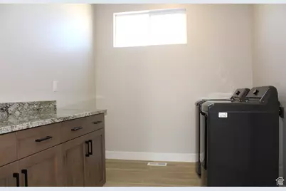 1036 W Chads Rd, Bicknell, UT 84715 - Photo 22