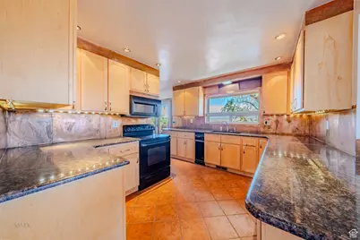 6178 E Zion Rd, Kanab, UT 84741 - Photo 6