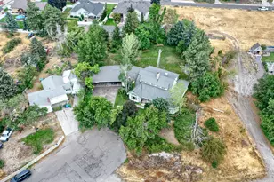 2196 E 6450 S, Cottonwood Heights, UT 84121 - Photo 34