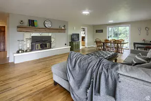 2196 E 6450 S, Cottonwood Heights, UT 84121 - Photo 4