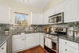 7562 N Kidwelly Ct, Eagle Mountain, UT 84005 - Photo 8