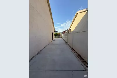 2038 W 2185 S, Woods Cross, UT 84087 - Photo 32