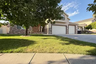 2038 W 2185 S, Woods Cross, UT 84087 - Photo 2