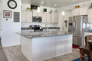 62 E Paradise Ct, Saratoga Springs, UT 84045 - Photo 2