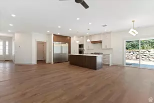 334 E Cottrell Ln, Farmington, UT 84025 - Photo 10