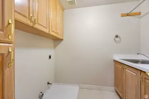 2041 W 8820 S, West Jordan, UT 84088 - Photo 32