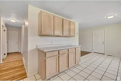 841 E Newbold Cir S, Midvale, UT 84047 - Photo 8