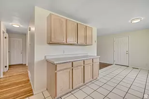 841 E Newbold Cir S, Midvale, UT 84047 - Photo 8