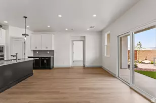 1033 E Coyote Crest Dr, Washington, UT 84780 - Photo 12