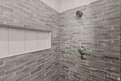 1033 E Coyote Crest Dr, Washington, UT 84780 - Photo 18