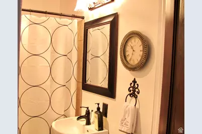 390 N 100 W, Fillmore, UT 84631 - Photo 18