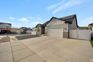 2019 E Harkers Way N, Eagle Mountain, UT 84005 - Photo 2