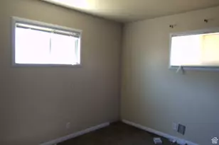 291 E 4300 S, Washington Terrace, UT 84405 - Photo 10