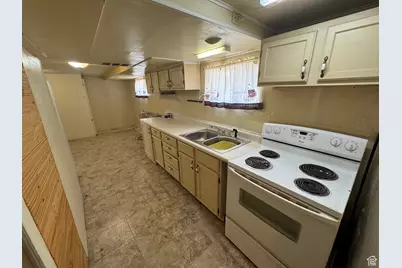 449 E 300 S, Price, UT 84501 - Photo 18