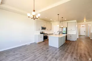 1077 S Red Barn Vw Dr, Santaquin, UT 84655 - Photo 8