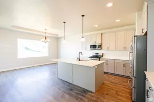 1077 S Red Barn Vw Dr, Santaquin, UT 84655 - Photo 6