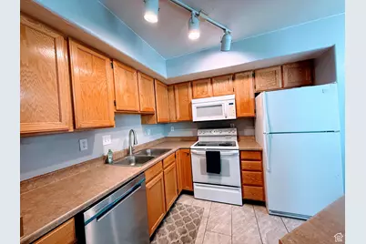 6900 S Florentine Way, West Jordan, UT 84084 - Photo 4