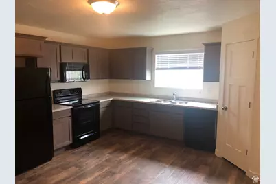 643 N 30 E, Vineyard, UT 84059 - Photo 2