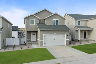 7136 Oquirrh Ranch Pkwy N, Eagle Mountain, UT 84005 - Photo 2