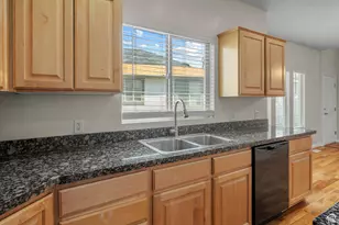 909 E Rosebud Ct, Draper, UT 84020 - Photo 12