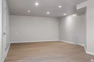 909 E Rosebud Ct, Draper, UT 84020 - Photo 32