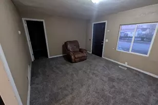 909 S Grant E, Ogden, UT 84404 - Photo 2