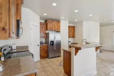 1848 E Rouen Cir, Holladay, UT 84117 - Photo 10