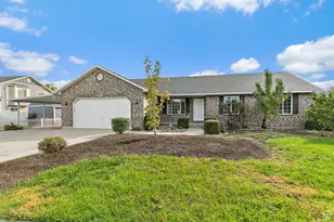 7721 S Sunset Cir W, West Jordan, UT 84084 - Photo 2