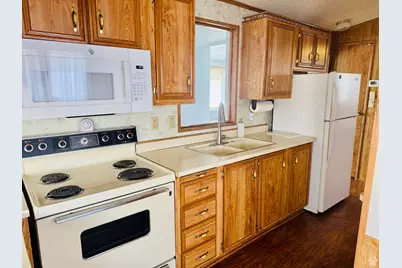 1150 W Red Hills Pkwy #122, Washington, UT 84780 - Photo 10